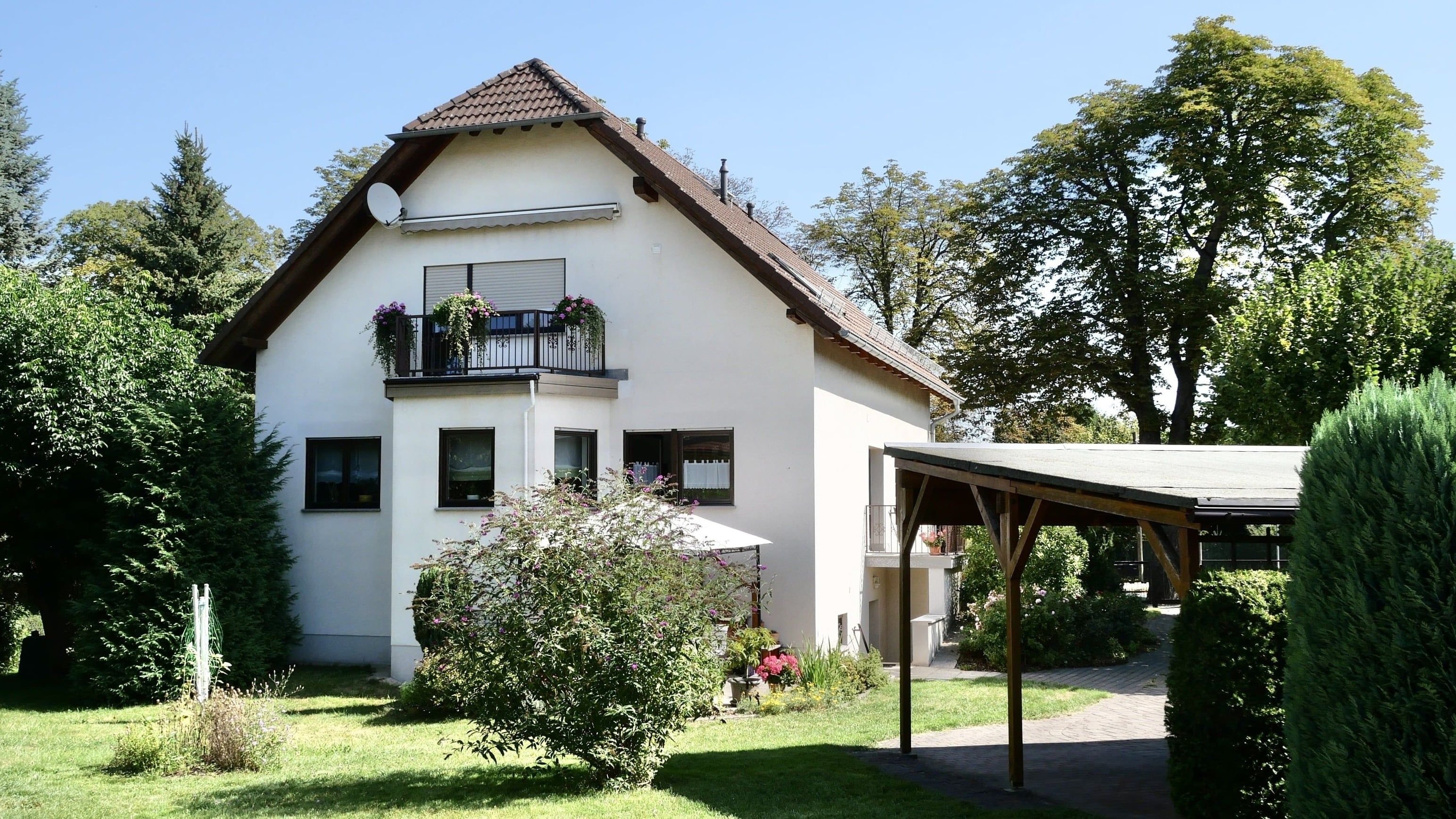 Mehrfamilienhaus zum Kauf 685.000 € 7 Zimmer 210,5 m²<br/>Wohnfläche 1.410 m²<br/>Grundstück Luga Dresden 01259