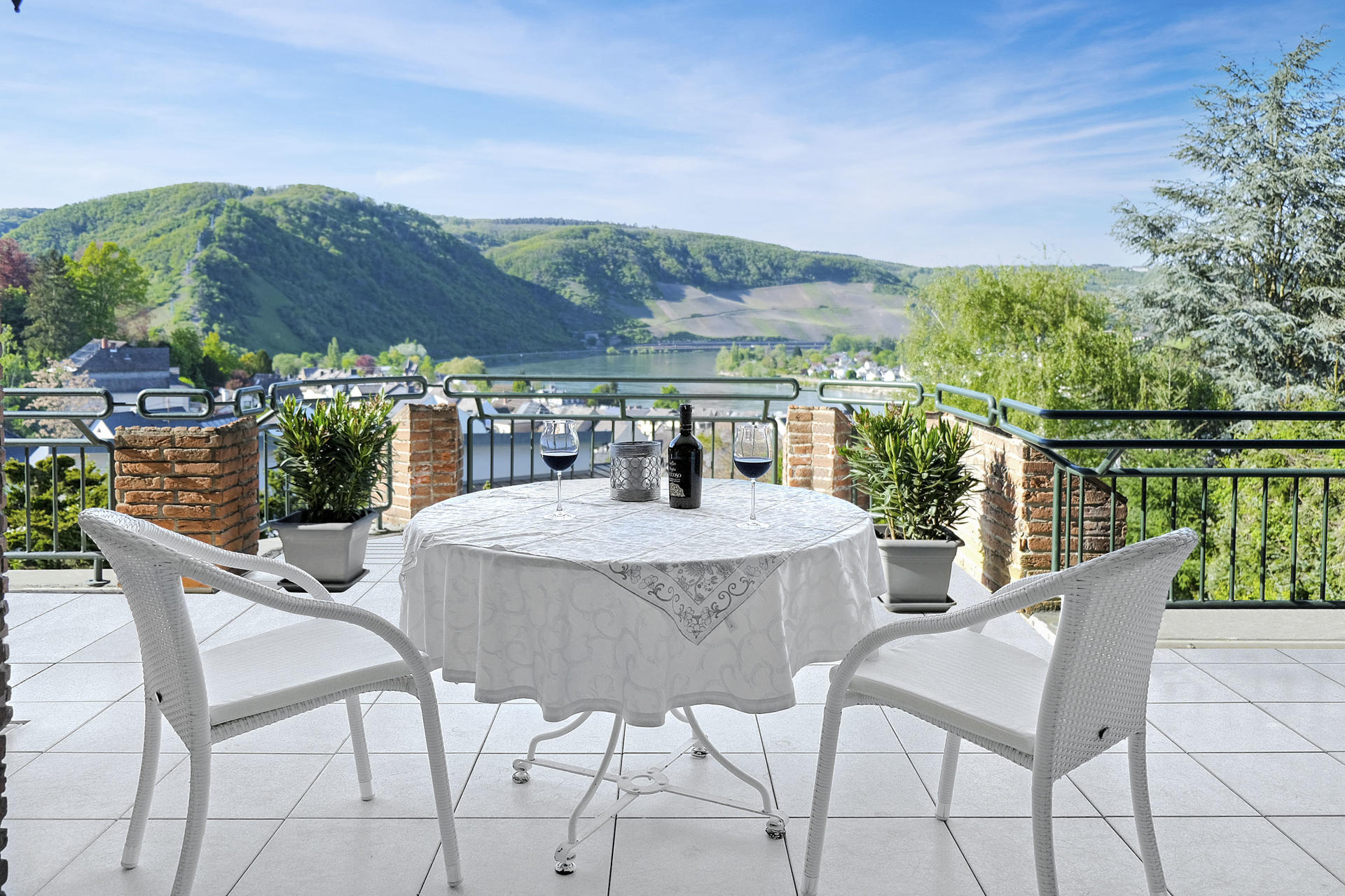 Villa zum Kauf 1.870.000 € 14 Zimmer 455,3 m²<br/>Wohnfläche 3.823 m²<br/>Grundstück Boppard Boppard 56154