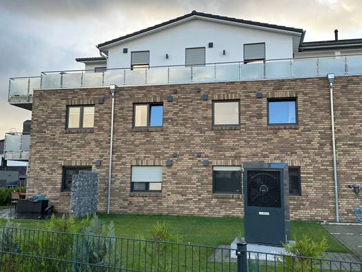 Mehrfamilienhaus zur Miete 770 € 2 Zimmer 59,5 m² frei ab sofort 27389