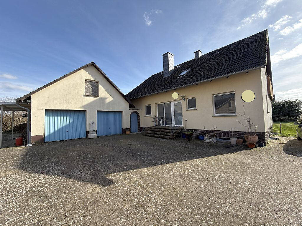 Immobilie in Hille - Großzügiges Zweifamilienhaus in Hille-Nordhemmern - Bild 0