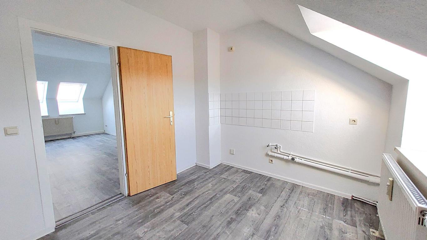 Wohnung zur Miete 295 € 2 Zimmer 58,7 m²<br/>Wohnfläche 3.<br/>Geschoss ab sofort<br/>Verfügbarkeit Oststr. 55c Hohenstein-Ernstthal Hohenstein-Ernstthal 09337