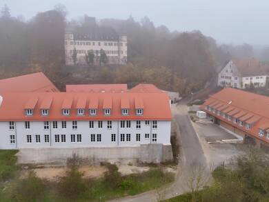Haus zum Kauf 10.200.000 € 105 Zimmer 3.150 m² 6.618 m² Grundstück Neueglofsheim Thalmassing 93107
