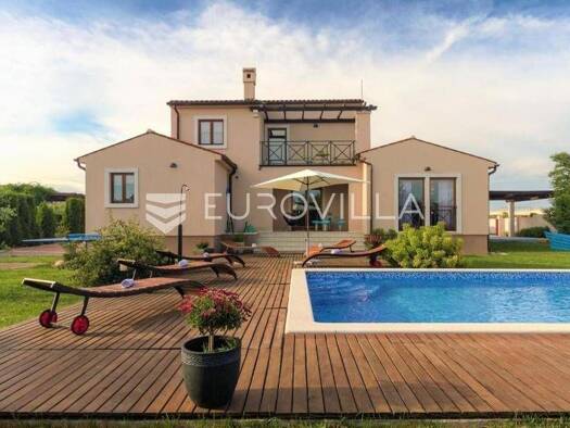 Haus zum Kauf 670.000 € 4 Zimmer 155 m² Valtura Ližnjan
