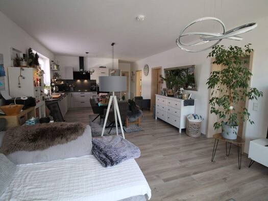 Wohnung zur Miete 920 € 3 Zimmer 86 m² Geschoss 1/3 frei ab 01.05.2026 Hauptstraße 14 Grafenrheinfeld 97508