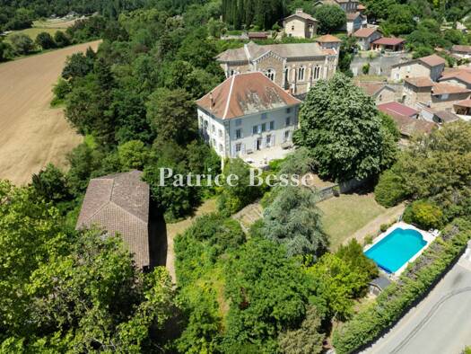 Reihenmittelhaus zum Kauf 880.000 € 15 Zimmer 407 m² 41.350 m² Grundstück Aunac Valence 16460