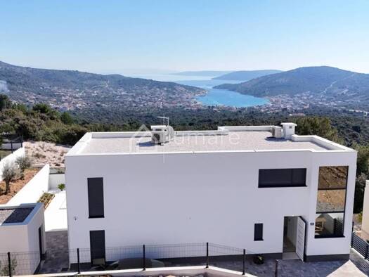 Haus zum Kauf 800.000 € 6 Zimmer 200 m² Vinisce, Marina Marina
