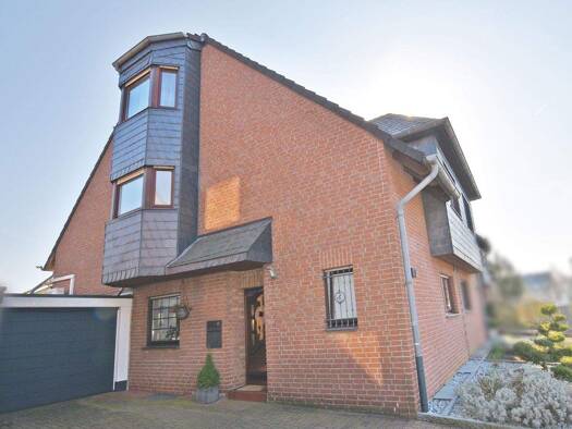 Haus zum Kauf 450.000 € 4,5 Zimmer 129 m² 249 m² Grundstück Steele Essen 45276