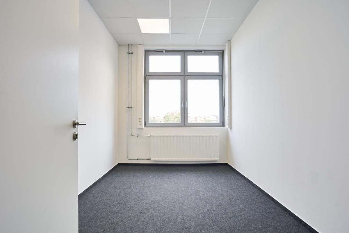 Bürofläche zur Miete 379 € 14,4 m²<br/>Bürofläche Carl-Reuther-Straße 1 Waldhof - Mitte Mannheim 68305