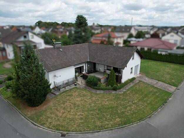 Bungalow zum Kauf 229.000 € 4 Zimmer 131 m² 1.128 m² Grundstück Westring 13 Borgentreich Borgentreich 34434