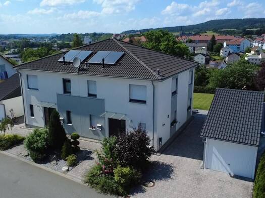 Doppelhaushälfte zum Kauf provisionsfrei 367.000 € 5 Zimmer 112 m² 463 m² Grundstück frei ab sofort Lerchenbühl 5 Burgkunstadt 96224