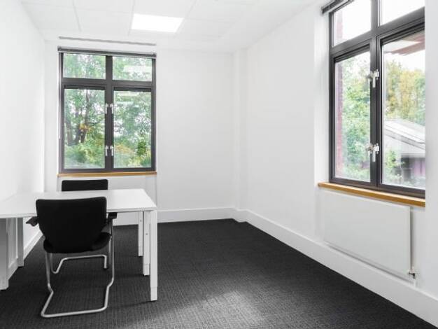 Bürofläche zur Miete provisionsfrei 379 € 50 m² Bürofläche teilbar von 10 m² bis 50 m² Berliner Straße 300 Offenbach am Main Offenbach am Main 63065