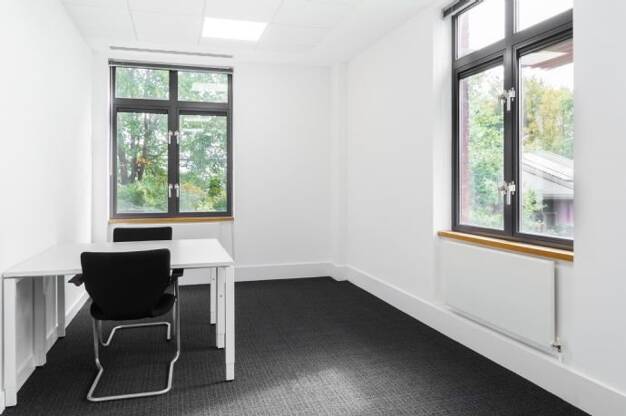 Bürofläche zur Miete provisionsfrei 379 € 50 m² Bürofläche teilbar von 10 m² bis 50 m² Berliner Straße 300 Offenbach am Main Offenbach am Main 63065