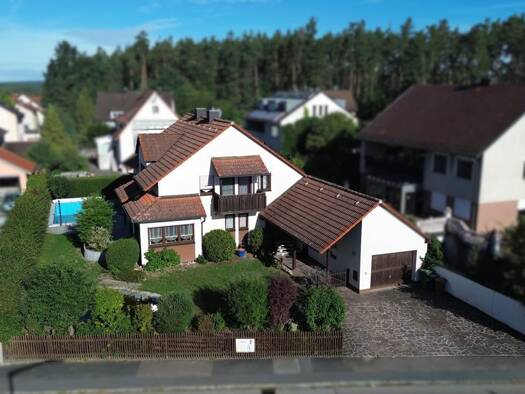Einfamilienhaus zum Kauf 699.000 € 7 Zimmer 215 m² 723 m² Grundstück frei ab sofort Schleifweg 19 Roth Roth 91154