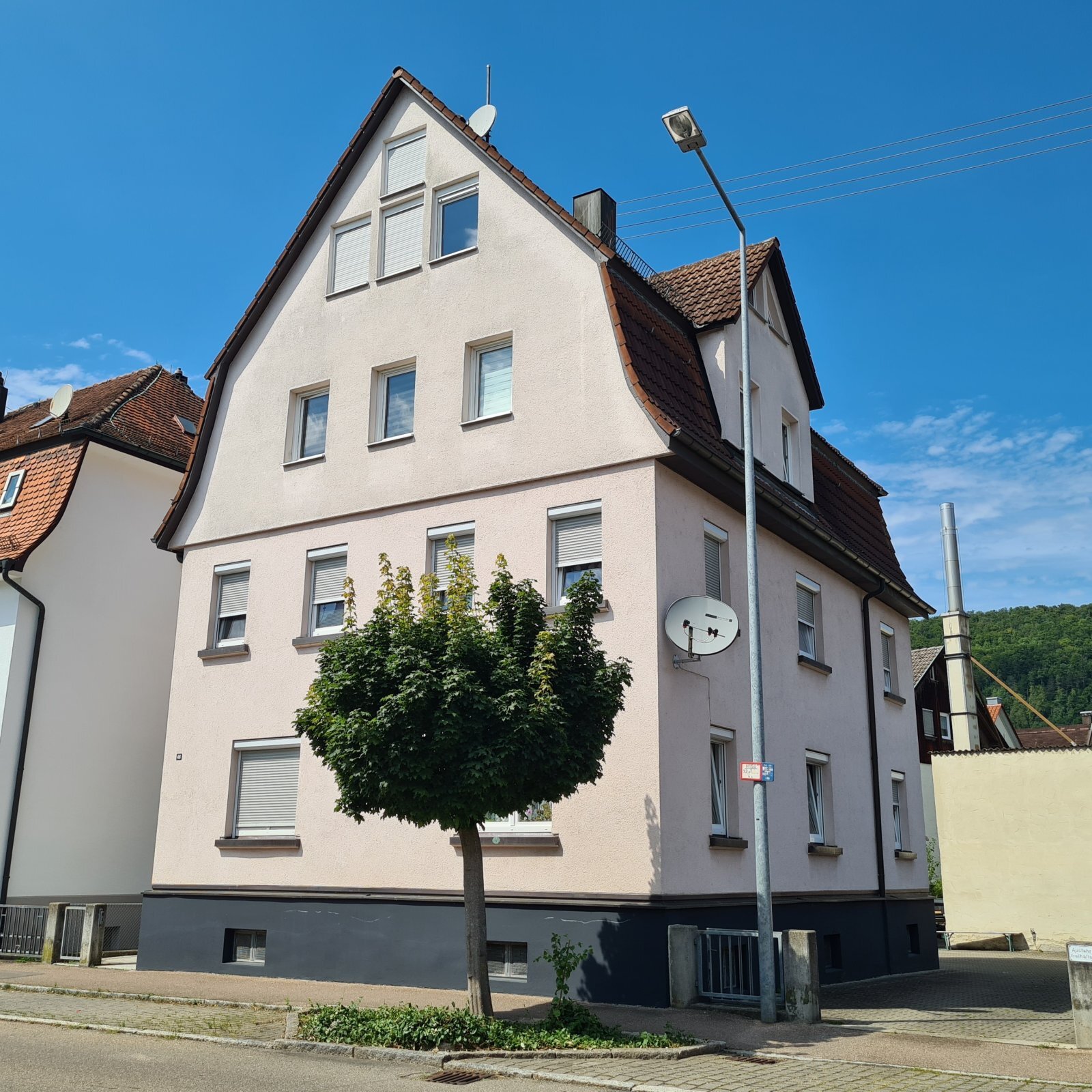 Mehrfamilienhaus zum Kauf 580.000 € 10 Zimmer 254,6 m²<br/>Wohnfläche 380 m²<br/>Grundstück Hohenstaufenstraße 46 Geislingen Geislingen an der Steige 73312