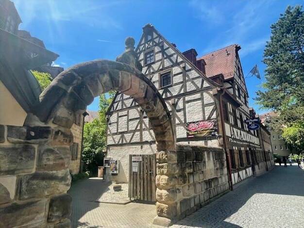 Gewerbeobjekt zur Versteigerung provisionsfrei als Kapitalanlage geeignet 1.686 € 683 m² 697 m² Grundstück Innenstadt Fürth 90762