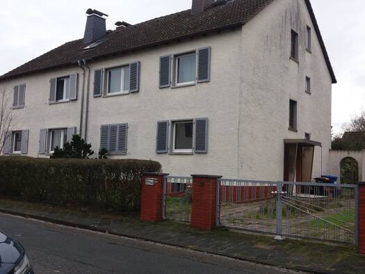 Doppelhaushälfte zur Miete 1.700 € 7 Zimmer 170 m² 470 m² Grundstück frei ab sofort Gutenbergstraße 28 Langen 63225