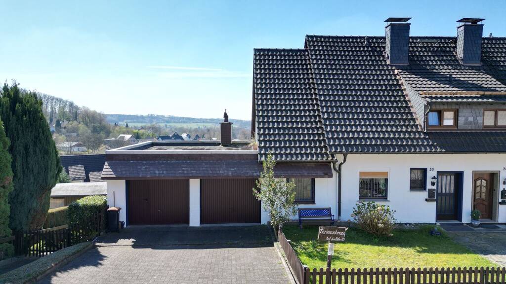 Exklusives Ein- bzw. Zweifamilienhaus in Traumlage von Reichshof-Eckenhagen