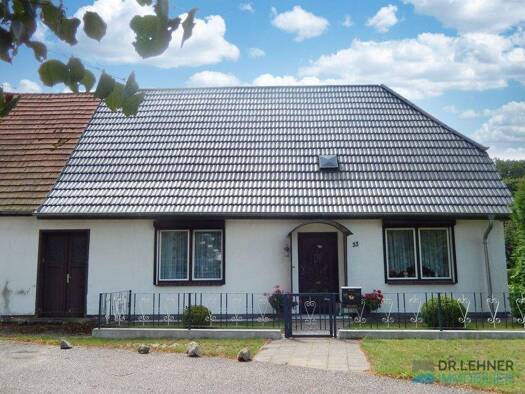 Doppelhaushälfte zum Kauf 149.000 € 4 Zimmer 115 m² 2.771 m² Grundstück Balow 19300