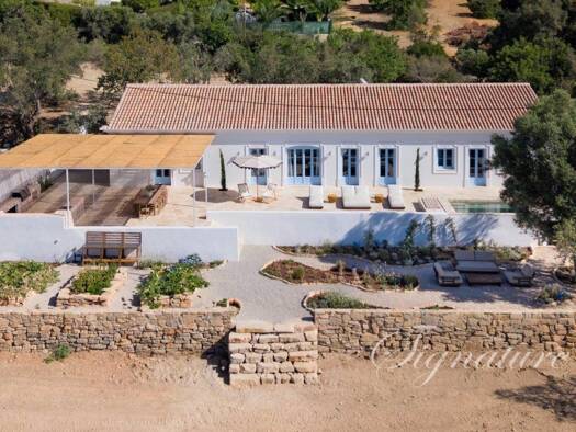 Haus zum Kauf 1.400.000 € 7.480 m² Grundstück Santa Bárbara de Nexe 8005
