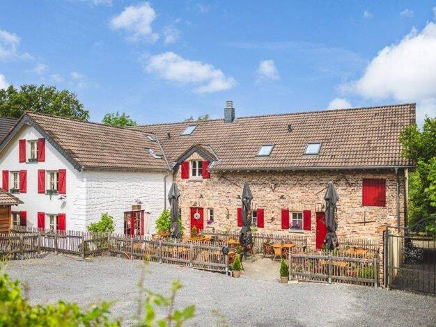 Bauernhaus zum Kauf provisionsfrei 810.000 € 11 Zimmer 260 m² 2.748 m² Grundstück Raeren 4730