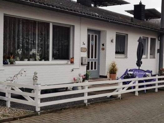 Reihenendhaus zur Miete 480 € 4 Zimmer 92 m² frei ab sofort Friemen Waldkappel 37284