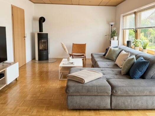 Einfamilienhaus zum Kauf 410.000 € 5 Zimmer 130 m² 511 m² Grundstück frei ab 01.09.2026 Hirschfeld Röthlein 97520