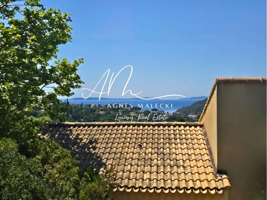 Haus zum Kauf 388.500 € 30 m² 206 m² Grundstück La Plage du Lavandou Le Lavandou 83980