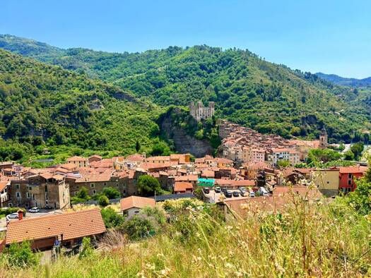 Grundstück zum Kauf 200.000 € 3.000 m² Grundstück Baugenehmigung vorhanden frei ab sofort Dolceacqua 18035