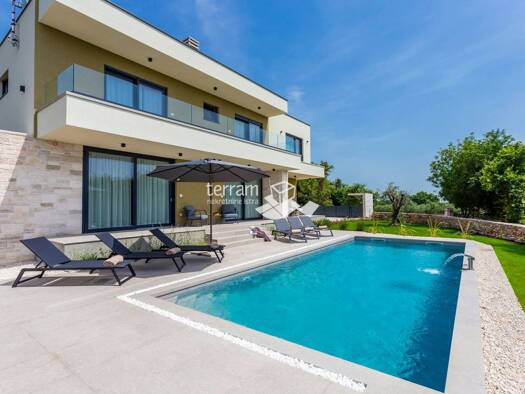 Einfamilienhaus zum Kauf - Erstbezug 950.000 € 3 Zimmer 208 m² Svetvinčenat 52342
