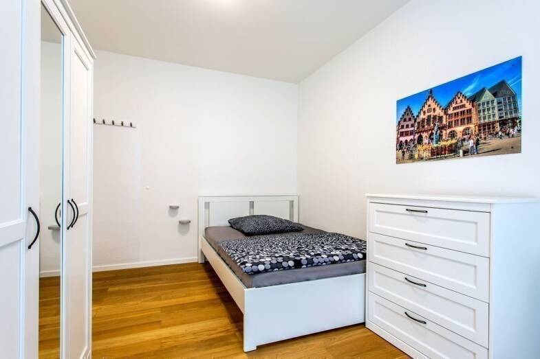 WG-Zimmer zur Miete Wohnen auf Zeit 540 € 17 m² EG frei ab 31.05.2025 Homburger Hohl 00 Bonames Frankfurt am Main 60437