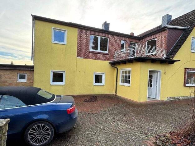 Doppelhaushälfte zum Kauf 136.000 € 6 Zimmer 132 m² 824 m² Grundstück frei ab sofort Schöningen Schöningen 38364