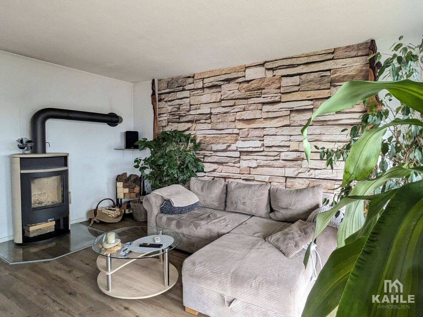 Immobilie in Sassenberg - Kaufobjekt: Attraktive 4-Zi.-Eigentumswohnung mit Balkon, Kaminofen und eigener Garage in Sassenberg - Bild 1