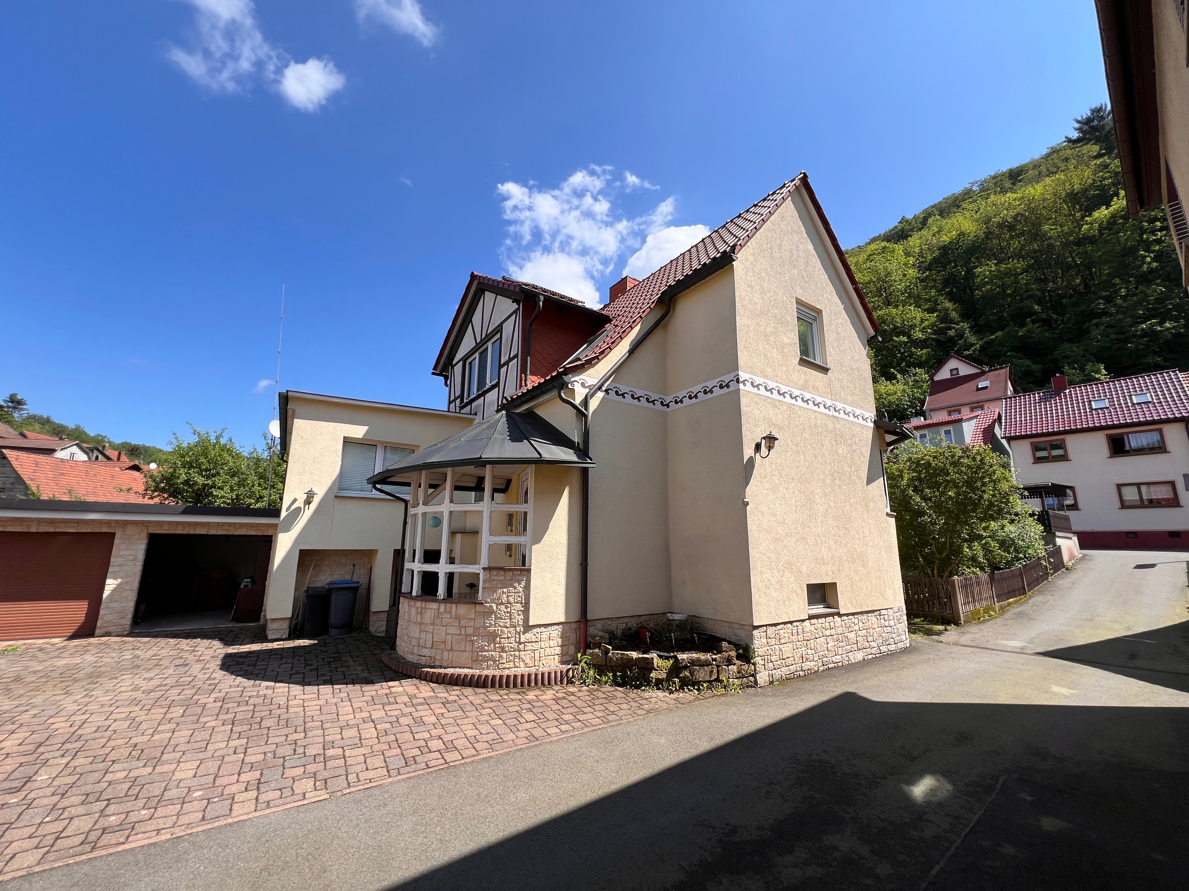 Haus zum Kauf 250.000 € 6 Zimmer 170 m²<br/>Wohnfläche 611 m²<br/>Grundstück Kleinschmalkalden Floh-Seligenthal 98593