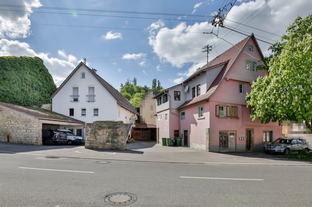 Mehrfamilienhaus zum Kauf 995.000 € 25 Zimmer 515,2 m²<br/>Wohnfläche 988 m²<br/>Grundstück Dürrenbüchig Bretten 75015