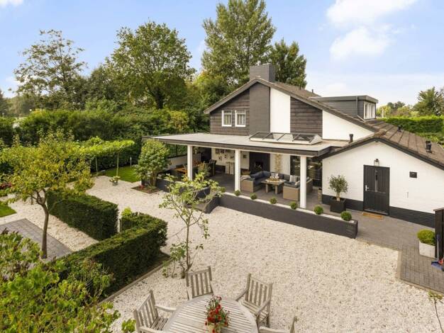 Haus zum Kauf 995.000 € 8 Zimmer 292 m² 2.015 m² Grundstück Sirjansland 4308ac