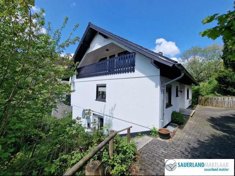 Einfamilienhaus zum Kauf 299.000 € 9 Zimmer 249 m²<br/>Wohnfläche 600 m²<br/>Grundstück Silbach Winterberg-Silbach 59955