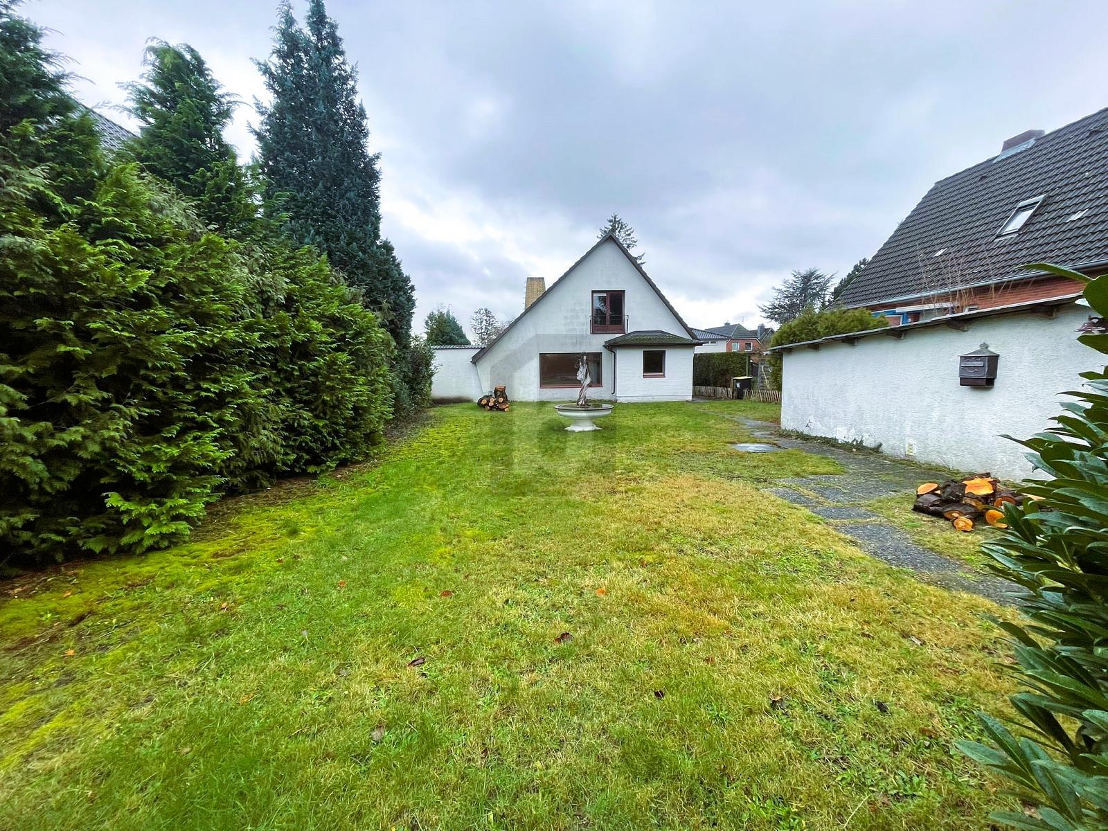 Einfamilienhaus zum Kauf 450.000 € 5 Zimmer 120 m²<br/>Wohnfläche 693 m²<br/>Grundstück Garstedt Norderstedt 22848