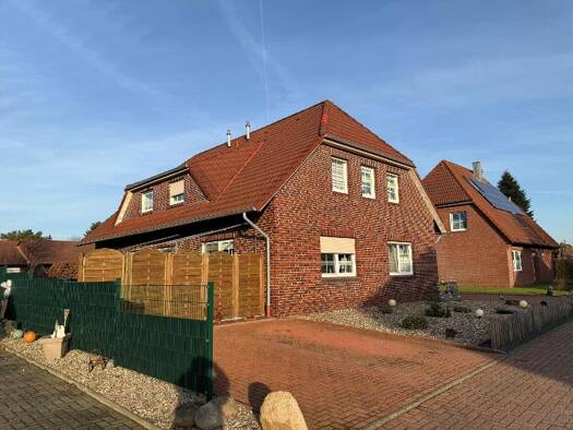 Mehrfamilienhaus zum Kauf 205 m² 746 m² Grundstück Westerholt 26556