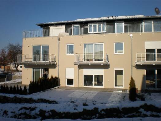 Wohnung zur Miete 750 € 2,5 Zimmer 79 m² Geschoss 2/3 frei ab 01.01.2026 Nibelungenstraße 18 a Tiefenbach 94113