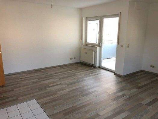 Wohnung zur Miete 270 € 1 Zimmer 34,5 m² 1. Geschoss frei ab sofort Bernsdorfer Straße 186 a Bernsdorf Bernsdorf 09126