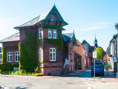 Villa zum Kauf provisionsfrei 275.000 € 8 Zimmer 210 m² frei ab sofort Stifstraße 9 Krempe 25361