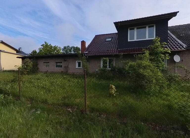 Doppelhaushälfte zum Kauf provisionsfrei 60.000 € 12 Zimmer 164 m²<br/>Wohnfläche 595 m²<br/>Grundstück Dorfstr. 17 Priborn 17209