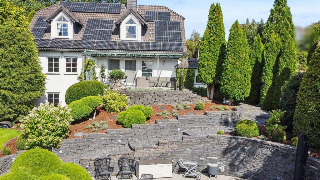 Einfamilienhaus zum Kauf 998.000 € 7 Zimmer 256 m² 1.331 m² Grundstück Kürrenberg Mayen 56727