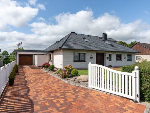 Haus zum Kauf 595.000 € 7 Zimmer 227 m² 846 m² Grundstück Tönning 25832