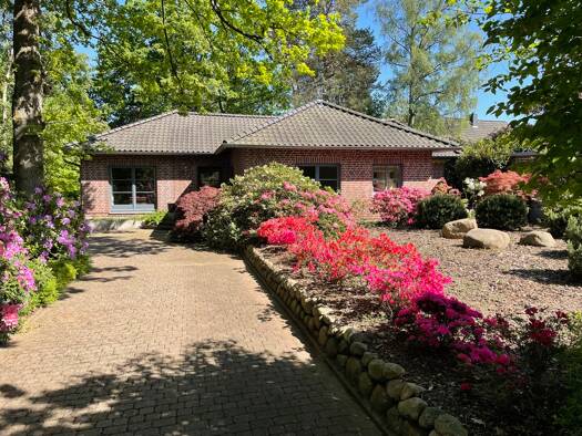 Haus zum Kauf 649.000 € 5,5 Zimmer 195 m² 1.119 m² Grundstück Salzhausen 21376