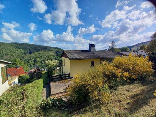 Haus zum Kauf 59.000 € 2 Zimmer 48,3 m² 3.670 m² Grundstück Manebach Ilmenau 98693