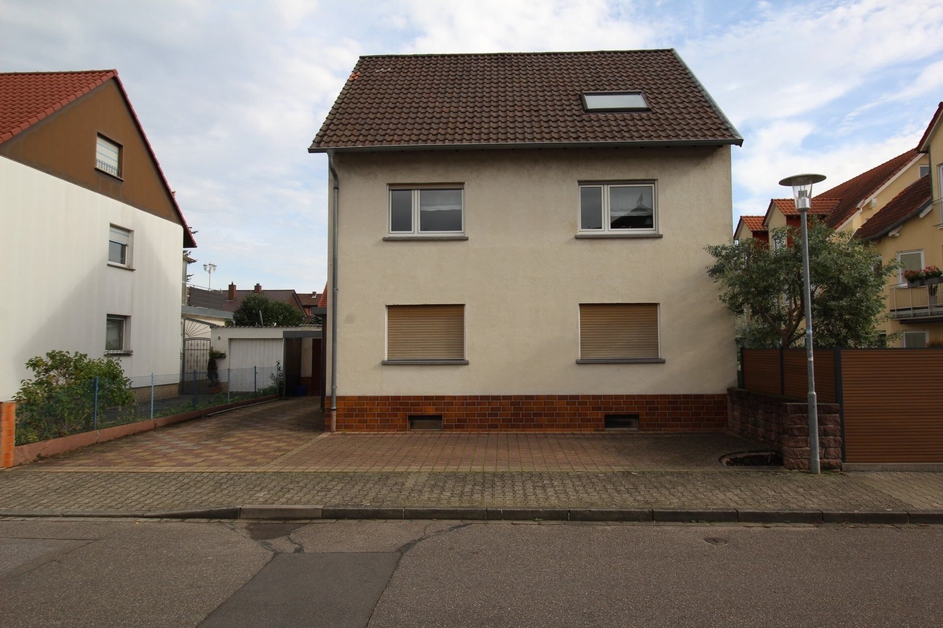 Mehrfamilienhaus zum Kauf 485.000 € 6 Zimmer 164 m²<br/>Wohnfläche 456 m²<br/>Grundstück Plankstadt 68723