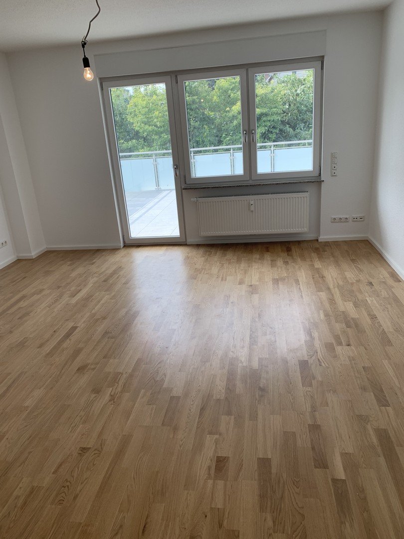 Wohnung zur Miete 1.400 € 3 Zimmer 82 m²<br/>Wohnfläche 1.<br/>Geschoss 01.10.2024<br/>Verfügbarkeit Niederursel Frankfurt 60439