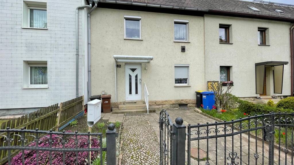 Reihenmittelhaus zum Kauf 89.000 € 4 Zimmer 100 m² 460 m² Grundstück frei ab sofort Friedensstr. 62 Zeitz 06712