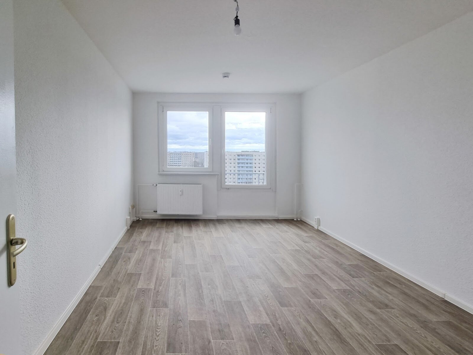 Wohnung zur Miete 244 € 1 Zimmer 22 m²<br/>Wohnfläche 5.<br/>Geschoss Zerbster Straße 43 Westliche Neustadt Halle (Saale) 06124